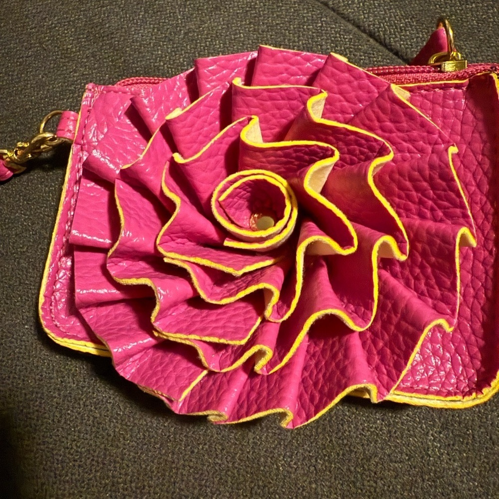 Flower Wristlet by Jazzd